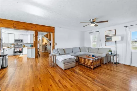 Living - 3064 Spring Hill Dr, Monroe, GA 30656 photo 3 of 3