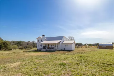 Exterior - 3064 Spring Hill Dr, Monroe, GA 30656 photo 2 of 9