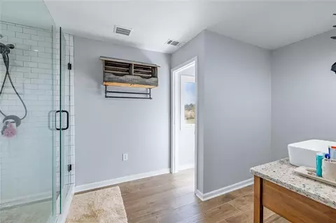 Bath - 3064 Spring Hill Dr, Monroe, GA 30656 photo 3 of 5