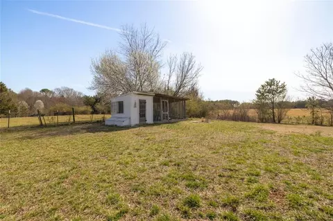 Exterior - 3064 Spring Hill Dr, Monroe, GA 30656 photo 7 of 9