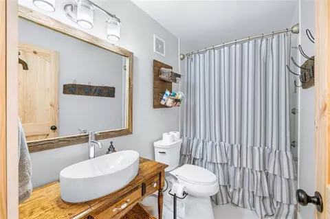 Bath - 3064 Spring Hill Dr, Monroe, GA 30656 photo 1 of 5