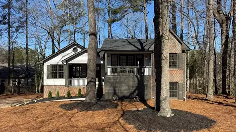 1038 Knotts Pointe Dr, Woodstock, GA 30188
