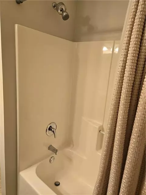 Bath - 6310 Horizon Ct, Rex, GA 30273 photo 2 of 2
