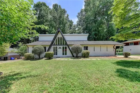 4253 Smithsonia Dr, Tucker, GA 30084