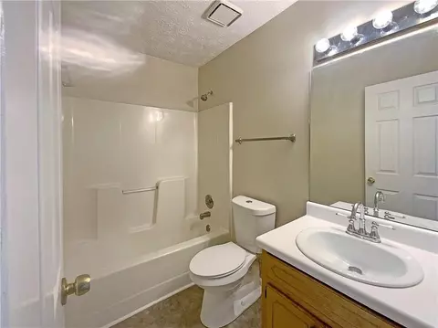 Bath - 2721 Arctic Ct, Morrow, GA 30260 photo 1 of 3