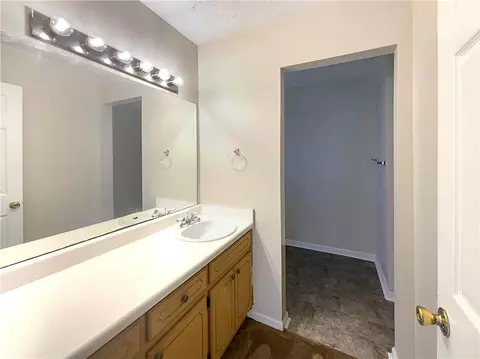 Bath - 2721 Arctic Ct, Morrow, GA 30260 photo 2 of 3