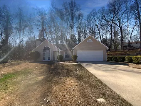 2721 Arctic Ct, Morrow, GA 30260