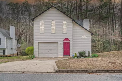 2068 Bedford Ct, Lithonia, GA 30058