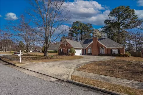 1265 Fountain Cove Ln, Lawrenceville, GA 30043