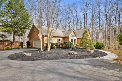 1185 Marka Ln, Alpharetta, GA 30004
