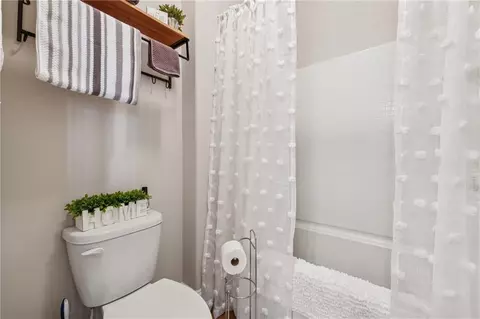 Bath - 4727 Tiger Blvd, Duluth, GA 30096 photo 4 of 6