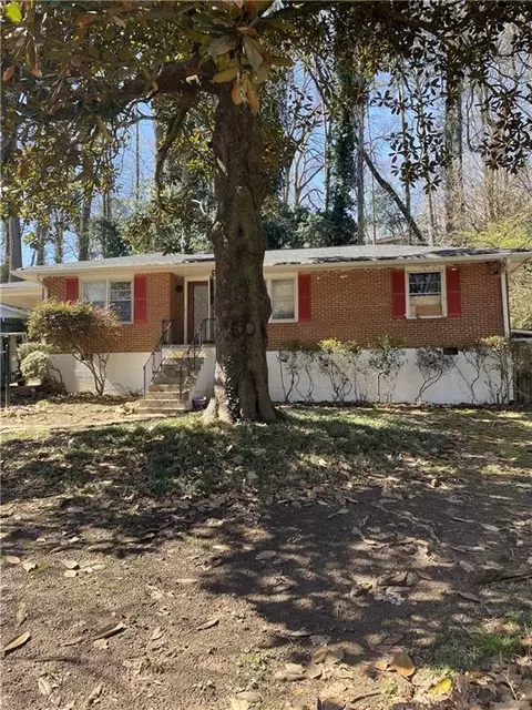 982 Scott Cir, Decatur, GA 30033