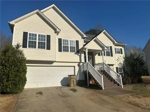 6370 Compass Dr, Flowery Branch, GA 30542
