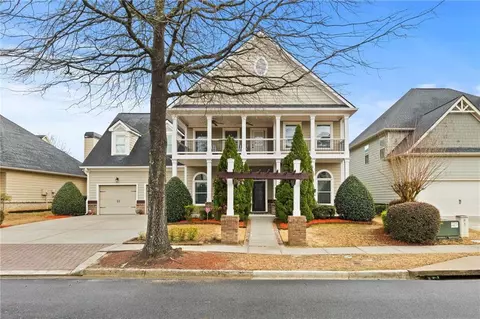 654 Crystal Cove Ct, Loganville, GA 30052