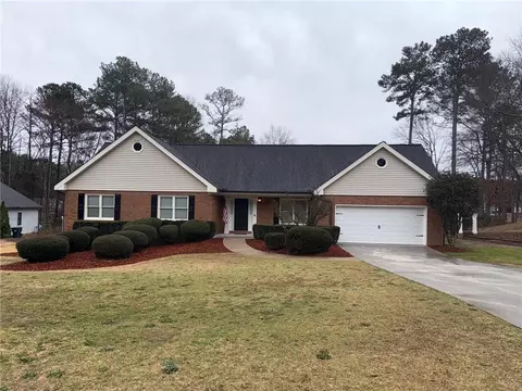 215 Buck Run, Loganville, GA 30052