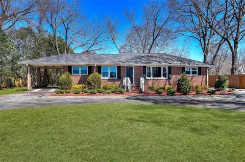 4212 Logan Dr, Loganville, GA 30052