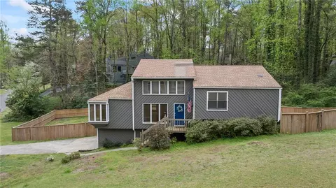 700 Bayliss Dr, Marietta, GA 30068
