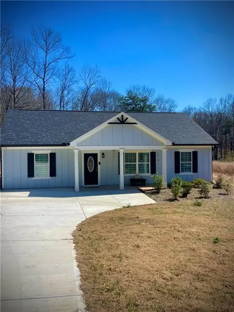 887 Nails Creek Xing, Royston, GA 30662