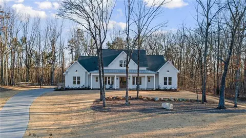 28 Cedar Gate Ln, Kingston, GA 30145