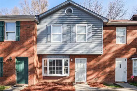 669 Hunting Creek Ln SE, Conyers, GA 30013