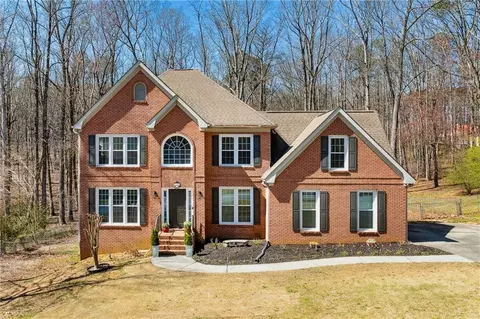 1880 Oak Wind Ln, Buford, GA 30519
