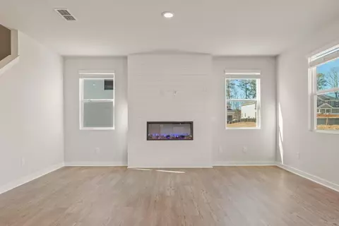 Living - 650 Redhead Way, Grayson, GA 30017 photo 2 of 3