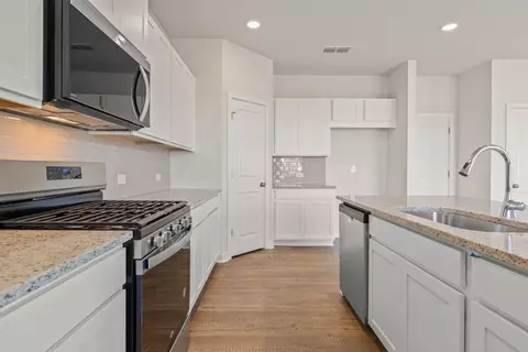 Kitchen - 650 Redhead Way, Grayson, GA 30017 photo 2 of 4