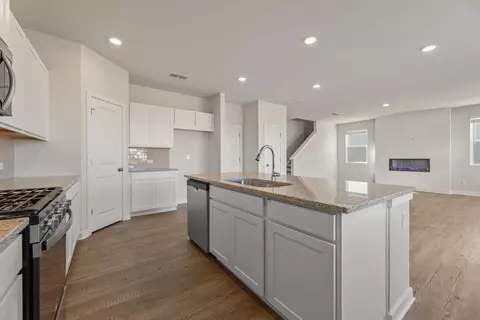 Kitchen - 650 Redhead Way, Grayson, GA 30017 photo 4 of 4