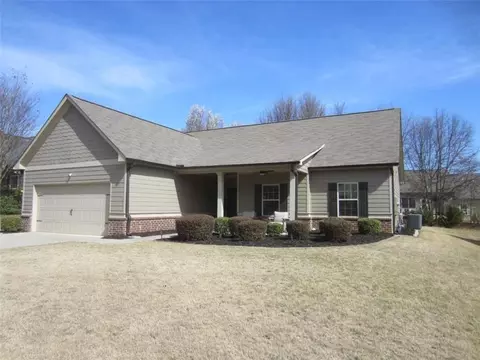 40 Amherst Dr, Winder, GA 30680