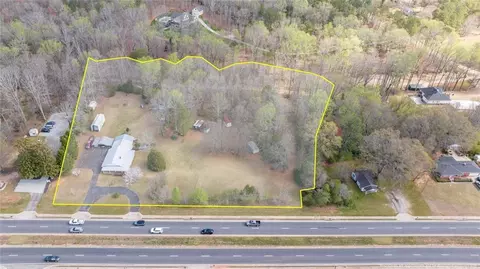 4559 Winder Hwy, Flowery Branch, GA 30542
