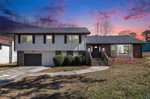 5419 Golfcrest Cir, Stone Mountain, GA 30088