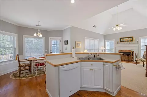 8424 Fairway Dr, Covington, GA 30014 photo 17
