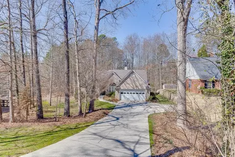6238 Huckleberry Rdg, Flowery Branch, GA 30542