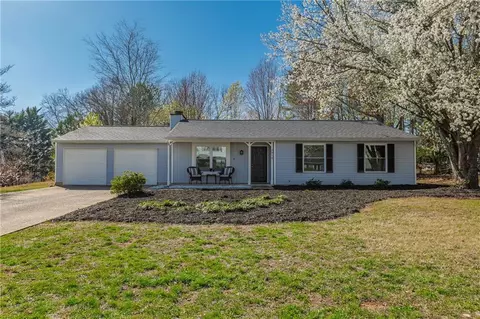 2814 Pine Meadow Dr, Marietta, GA 30066