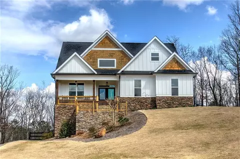64 Roberson Dr NE, Cartersville, GA 30121