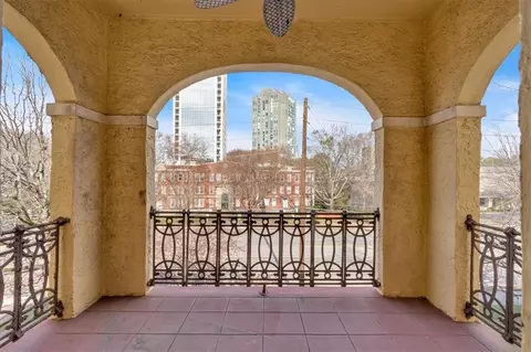 2855 Peachtree Rd NE #302, Atlanta, GA 30305