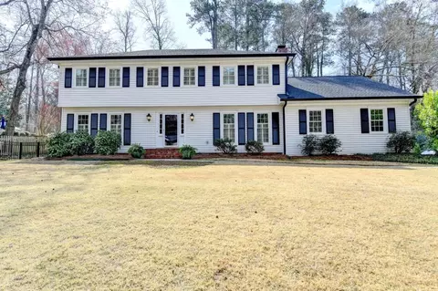 1643 N Springs Dr, Dunwoody, GA 30338