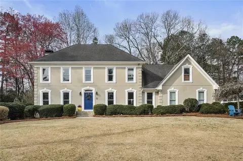 1059 Redstone Ln, Dunwoody, GA 30338