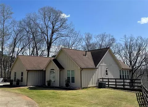 8 Colonial Club Dr SE, Acworth, GA 30102