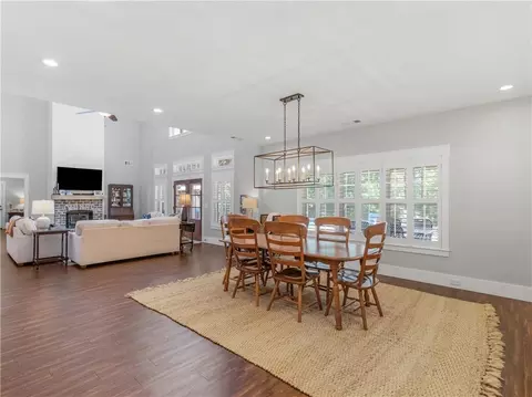 Dining - 110 Wilson Rd, Jackson, GA 30233 photo 2 of 4