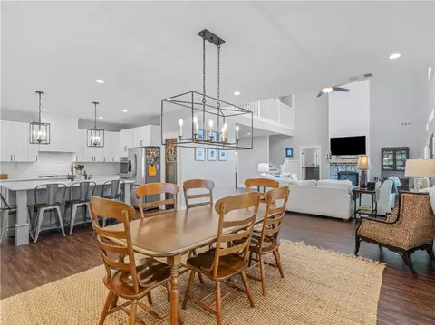 Dining - 110 Wilson Rd, Jackson, GA 30233 photo 3 of 4