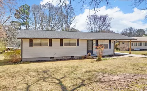 4135 Mcclure Dr, Oakwood, GA 30566