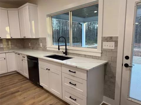 Kitchen - 2480 Steele Rd, Griffin, GA 30223 photo 3 of 6