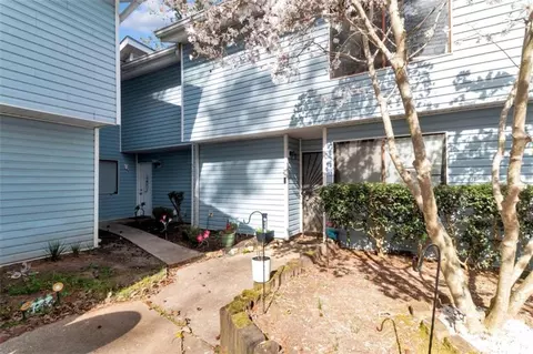 922 Lakewood Ln, Jonesboro, GA 30238