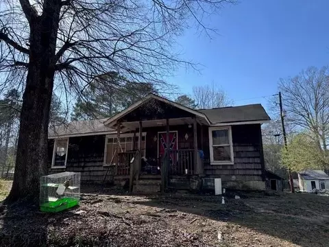 6 W Point Dr SE, Lindale, GA 30147