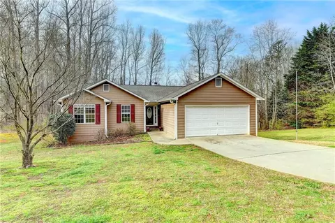 601 Stoneview Dr, Hoschton, GA 30548