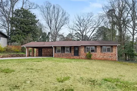 422 Derbyshire Dr, Stone Mountain, GA 30088