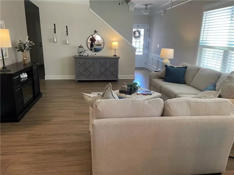 Living - 303 Duplin Dr, Griffin, GA 30223 photo 1 of 1