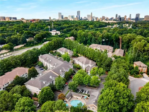 2700 Pine Tree Rd NE #1117, Atlanta, GA 30324