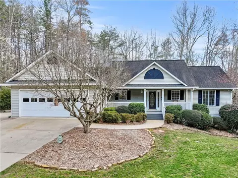 71 Parks Pl, Dahlonega, GA 30533